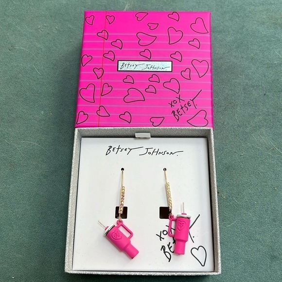 BETSEY JOHNSON Earrings Pink Stanley Cup Inspired Tumblers NEW - Picture 4 of 11
